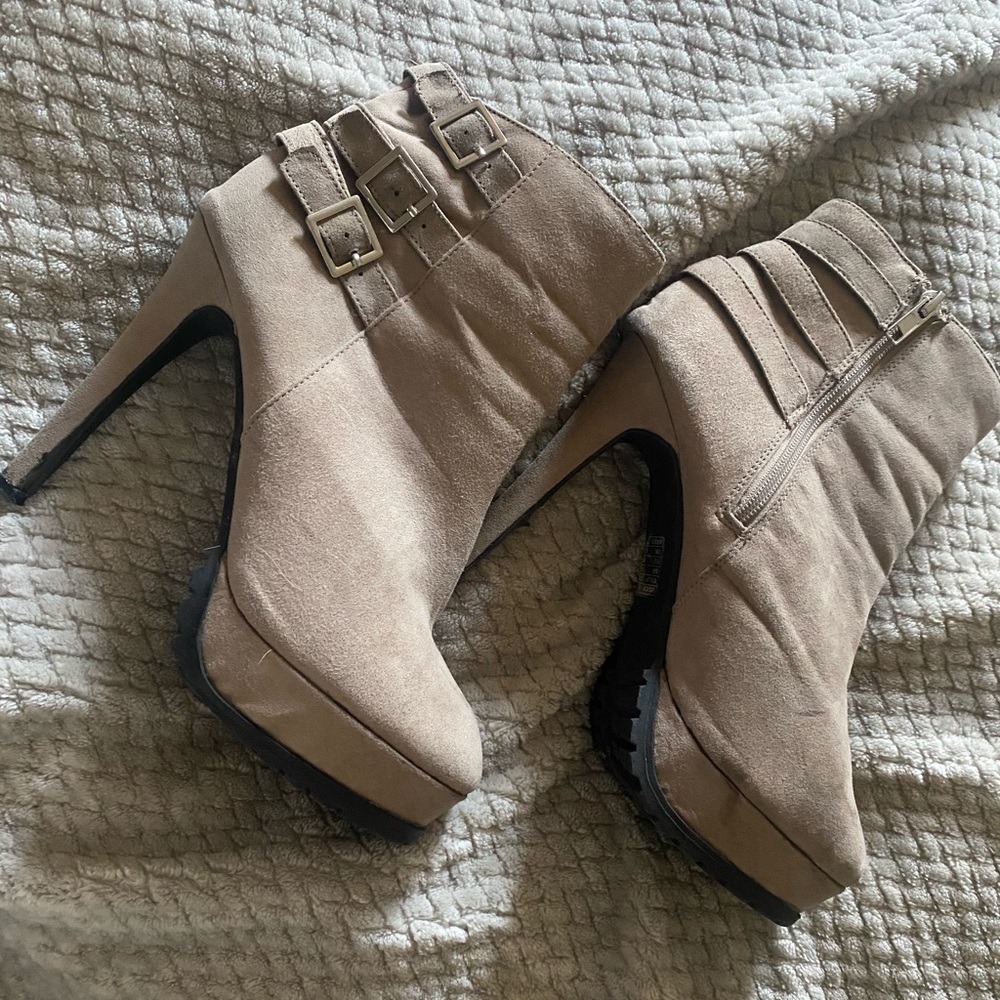 Suede heel boots - Picture 1 of 5